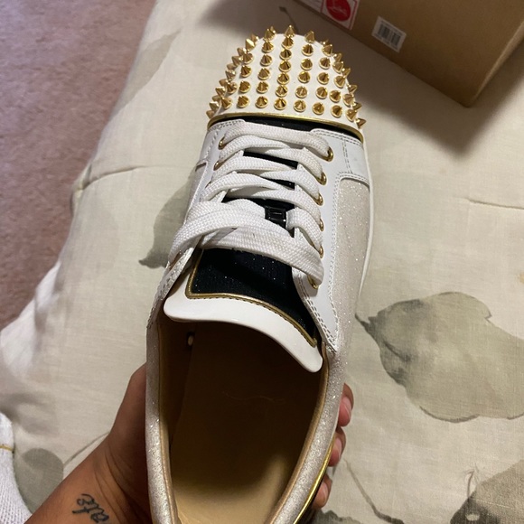 Christian Louboutin - Picture 7 of 13